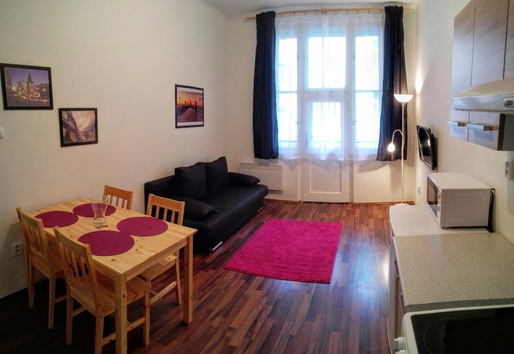 Jezerka Apartments Praag Buitenkant foto