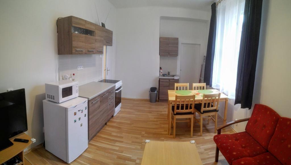 Jezerka Apartments Praag Buitenkant foto