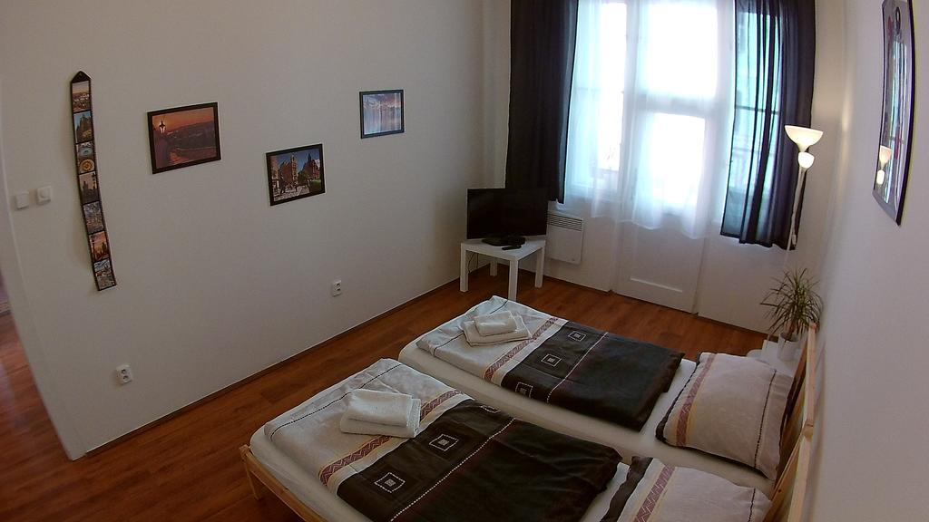Jezerka Apartments Praag Buitenkant foto