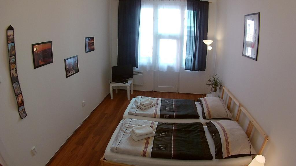 Jezerka Apartments Praag Buitenkant foto