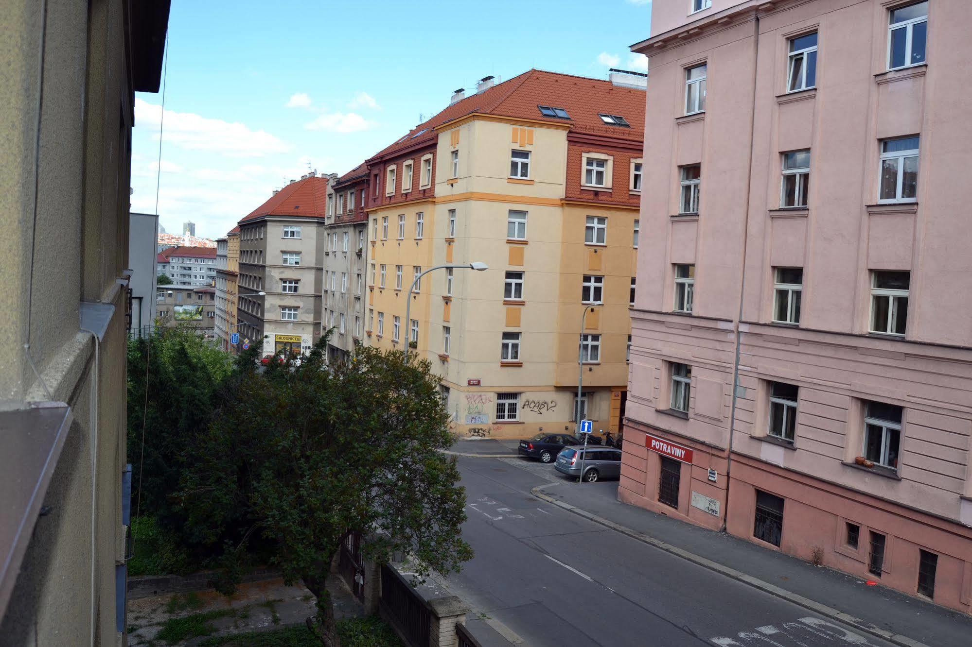 Jezerka Apartments Praag Buitenkant foto